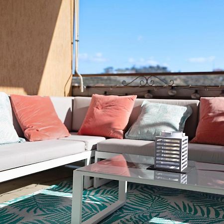Seaview Apartment Империа Екстериор снимка
