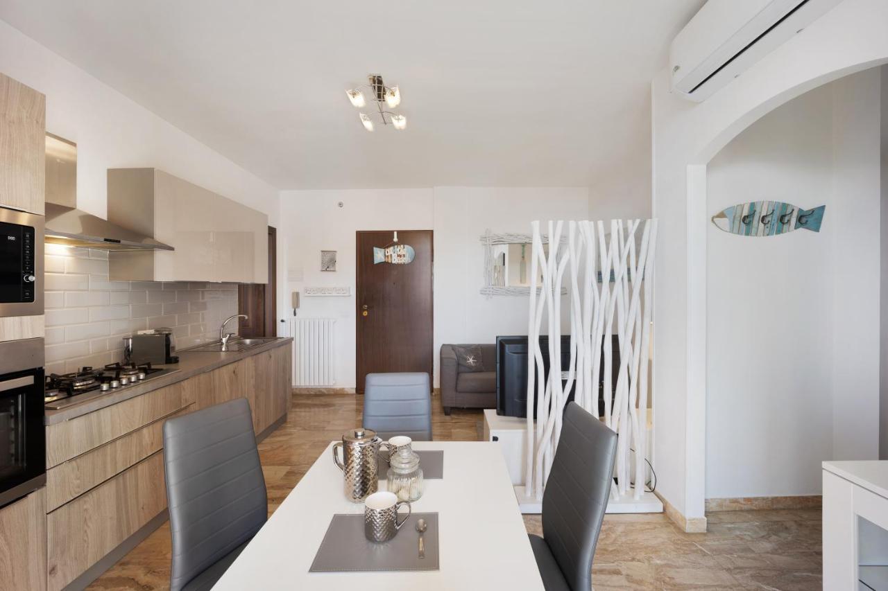 Seaview Apartment Империа Екстериор снимка