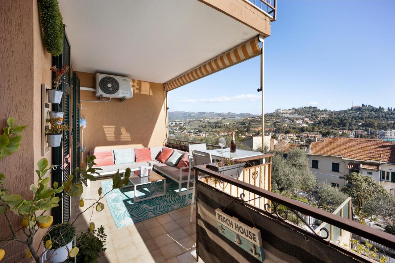 Seaview Apartment Империа Екстериор снимка