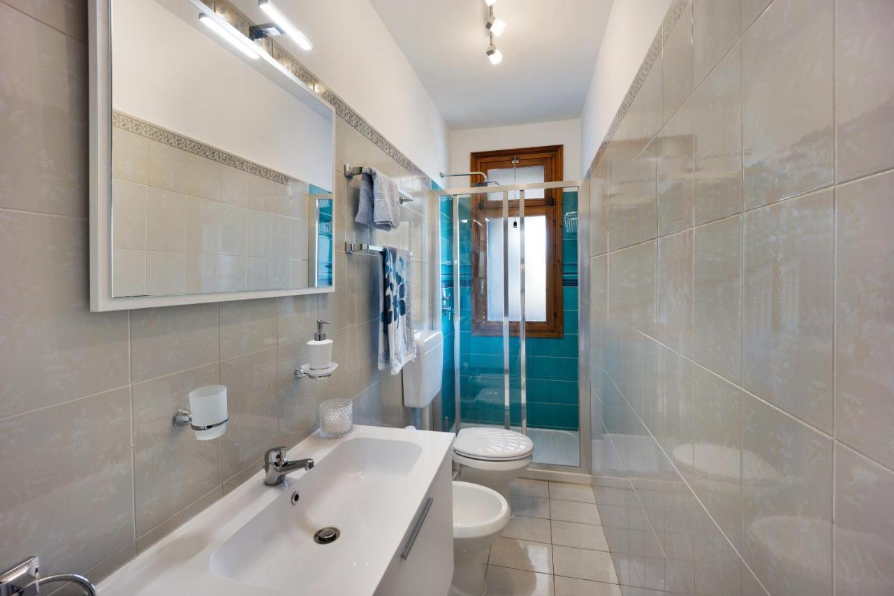 Seaview Apartment Империа Екстериор снимка
