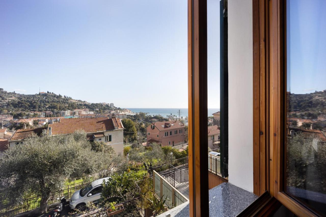Seaview Apartment Империа Екстериор снимка